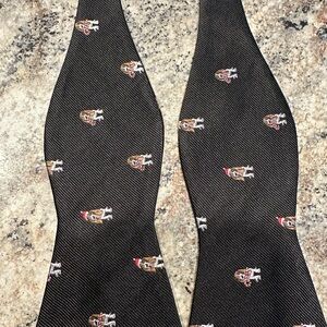 Tommy Hilfiger Black Hound Dog Mens Bow Tie 100% Silk